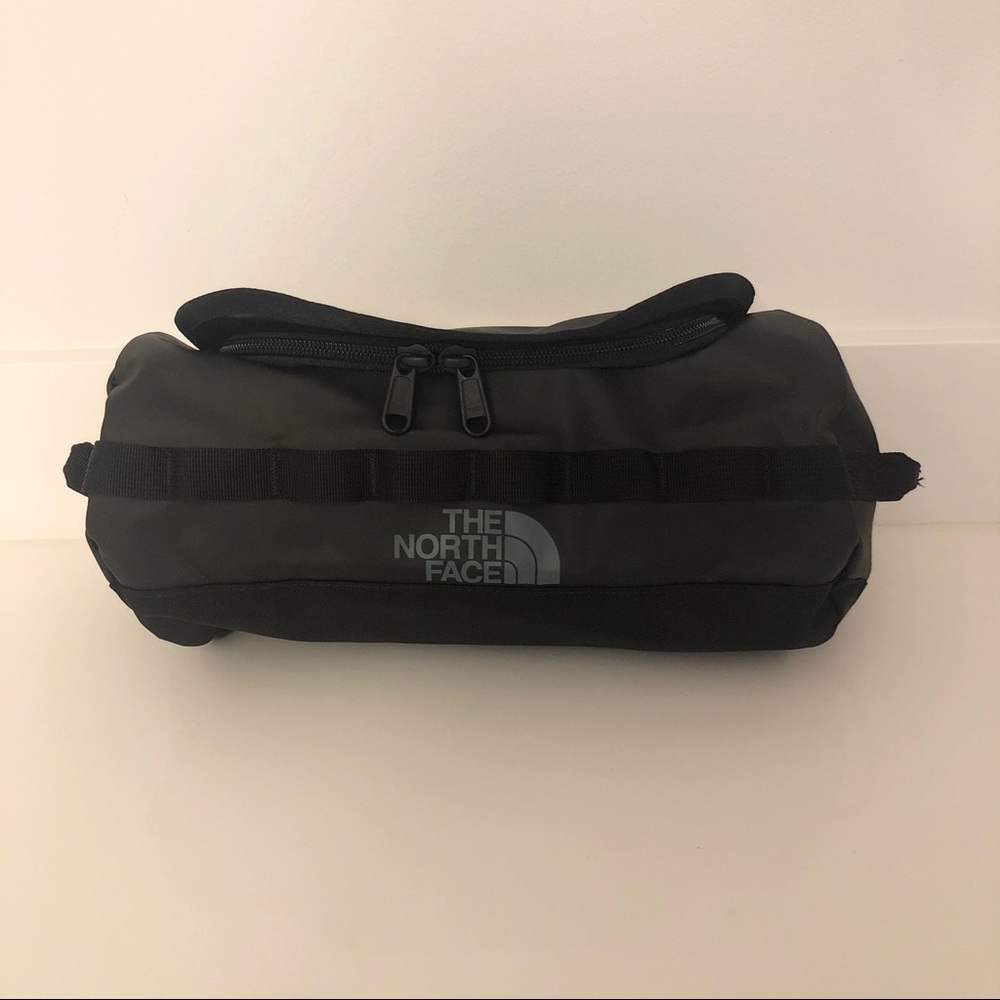 NORTH FACE base camp travel canister
